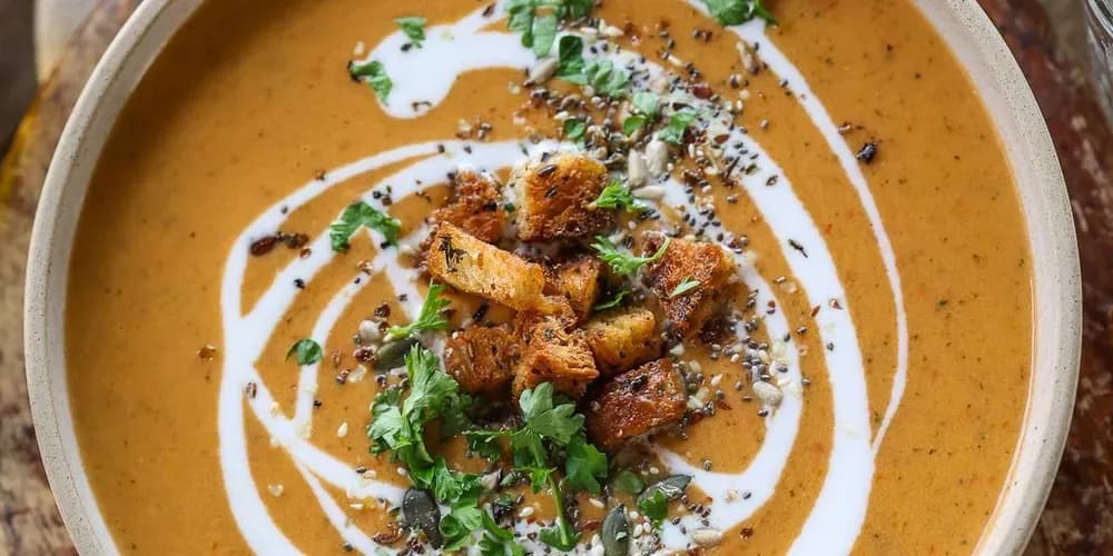 Courgettesoep met paprika en kokos